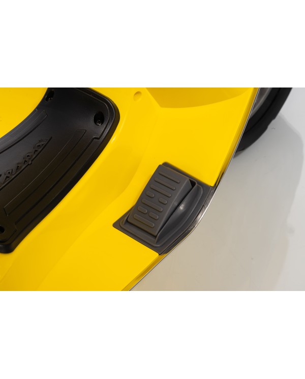 Vespa Primavera Elettrica per Bambini 12V Licenza Ufficiale Piaggio Sedile Pelle Luci LED suono Clacson Giallo Sole|Toys Car