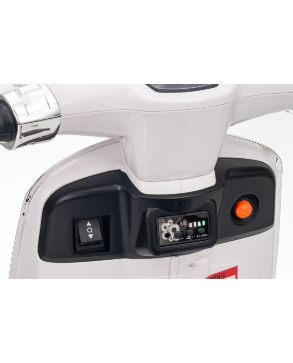 Vespa Primavera Elettrica per Bambini 12V Licenza Ufficiale Piaggio Sedile Pelle Luci LED suono Clacson Bianco|Toys Car